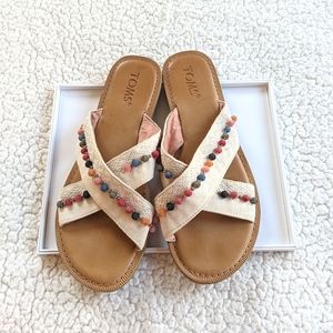 Like NEW Toms pompom sandal*